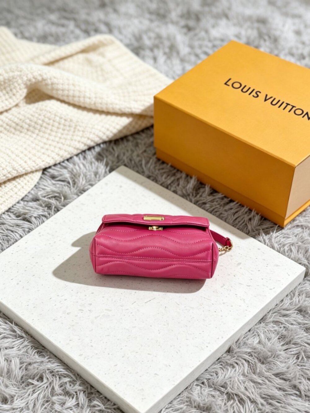 Louis Vuitton NEW WAVE CHAIN BAG MM - Picture 6 of 6